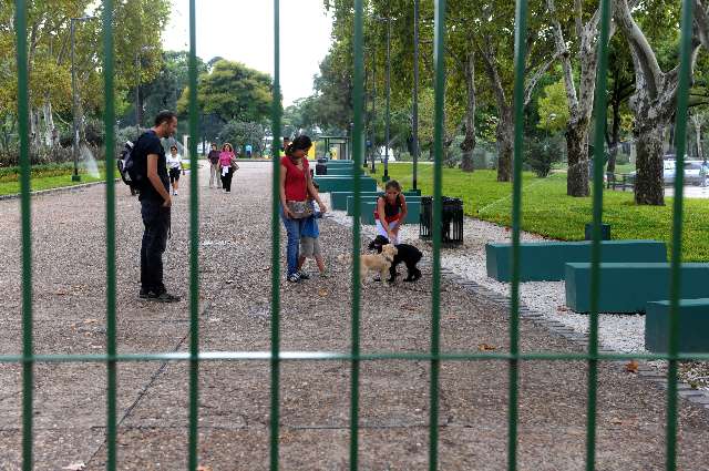 REJAS EN PARQUE CENTENARIO