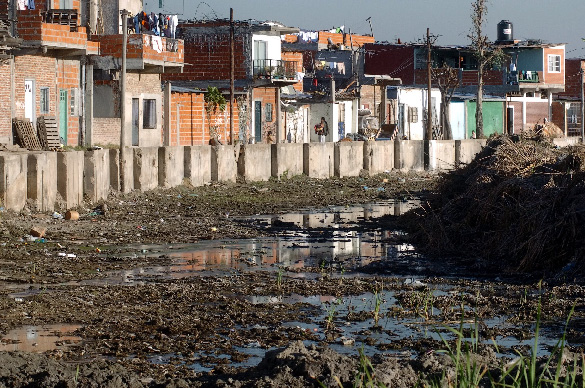 AGUA CONTAMINADA EN LOS PILETONES