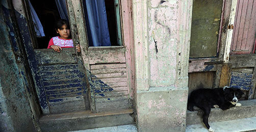 INFANCIA Y ESCASEZ HABITACIONAL