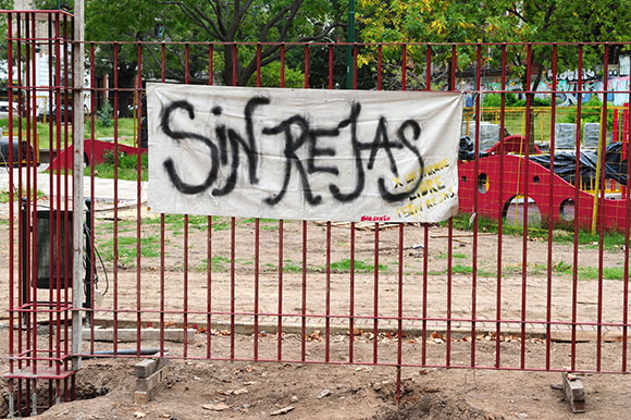 PARQUE LEZAMA SIN REJAS