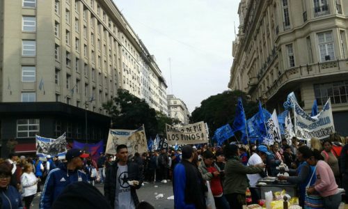 PAZ, PAN, TIERRA, TECHO Y TRABAJO