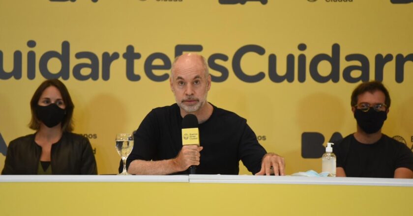 DENUNCIAN A HORACIO RODRÍGUEZ LARRETA DE «PRIVATIZAR» LA VACUNACIÓN EN LA CABA