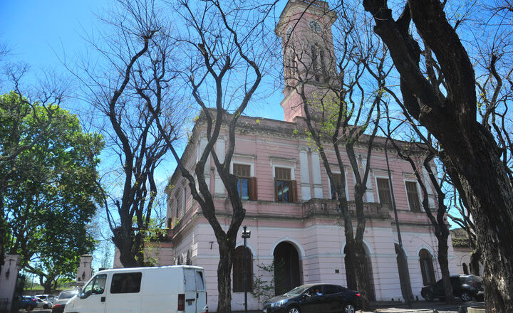 CONTROVERSIA POR EL TRAPASO DE  TIERRAS FISCALES A LA CIUDAD DURANTE EL MACRISMO