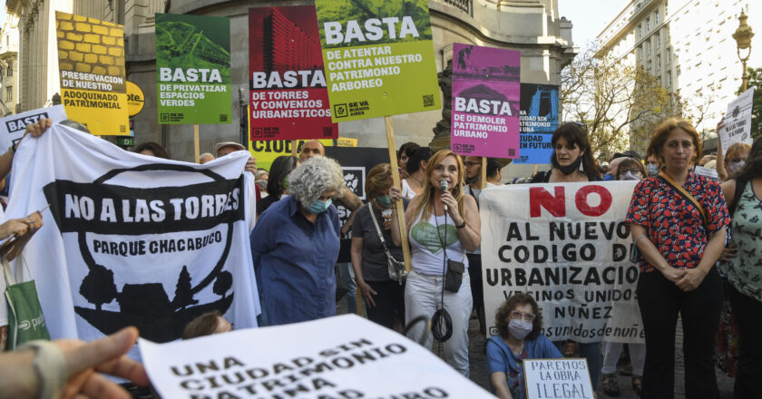 TRAS LA PRESIÓN VECINAL, EL GOBIERNO PORTEÑO SUSPENDE LA CONSTRUCCIÓN DE UN EDIFICIO EN UNA PLAZA