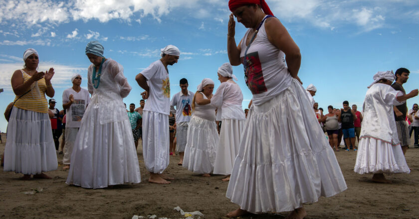 LA CELEBRACION DE IEMANJÁ Y LA CRIMINALIZACIÓN DE LOS CULTOS AFRO