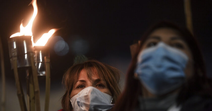 TERCERA MARCHA DE LAS ANTORCHAS DE LOS Y LAS PROFESIONALES DE LA SALUD EN CABA