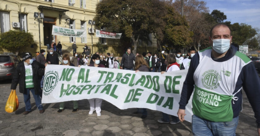 MOVILIZACION CONTRA EL DESGUASE DEL HOSPITAL MOYANO