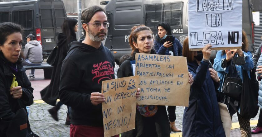 PROTESTA CONTRA EL VACIAMIENTO DE LA OBRA SOCIAL DE TRABAJADORES DE ESTADO PORTEÑO