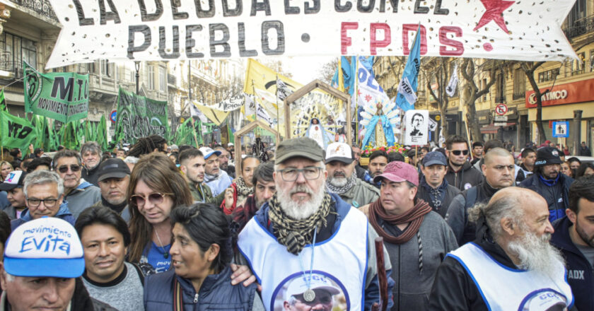 «PAS, PAN, TIERRA, TECHO Y TRABAJO»