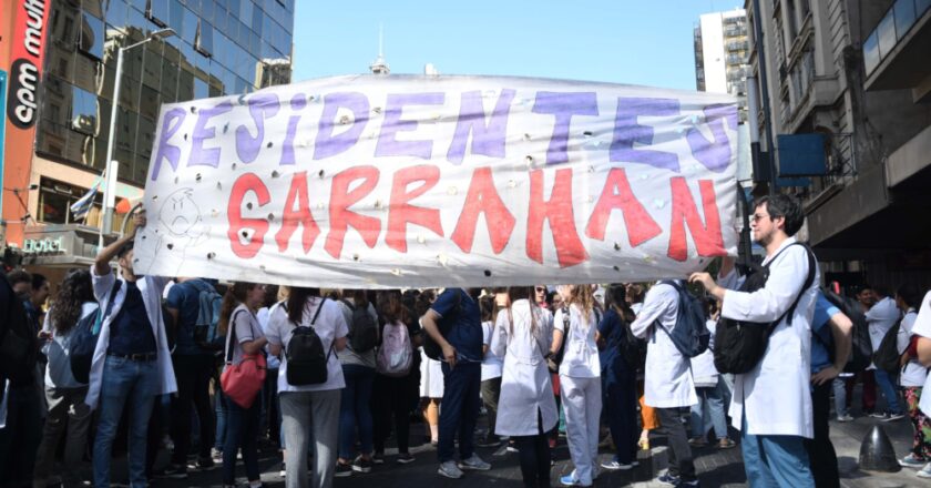 PARO Y MOVILIZACIÓN DE TRABAJADORES Y TRABAJADORAS DE LA SALUD EN CABA