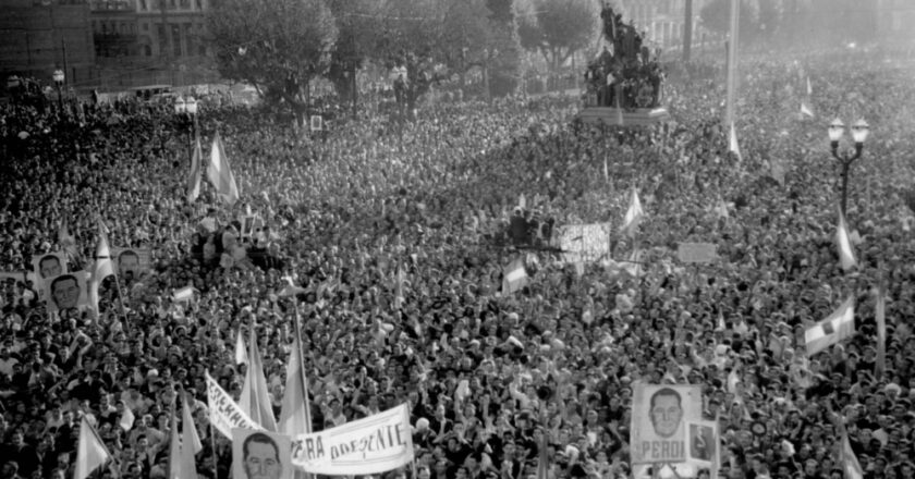 17 DE OCTUBRE DE 1945: EL DÍA QUE PLAZA DE MAYO SE LLENÓ DE TRABAJDORES Y TRABAJADORAS