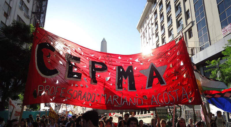 ESTUDIANTES DE PROFESORADOS SE OPONEN AL CIERRE DE TRES CARRERAS