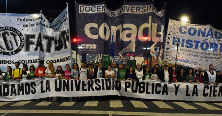 MARCHA EN DEFENSA DE LA UNIVERSIDAD PÚBLICA