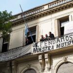 BRUTAL DESALOJO DEL INSTITUTO JUAN DOMINGO PERÓN