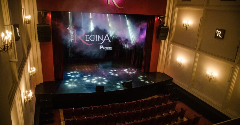 EL TEATRO REGINA Y LA AVENIDA SANTA FE