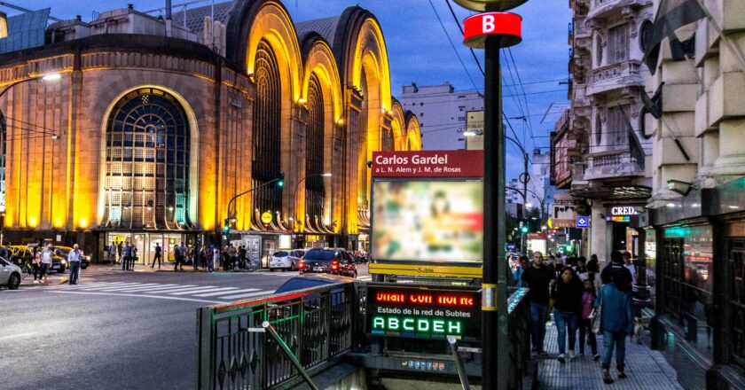 REABRE LA ESTACIÓN CARLOS GARDEL DEL SUBTE