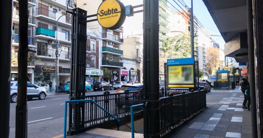 SUBTE: ABRE LORIA Y CIERRA PIEDRAS