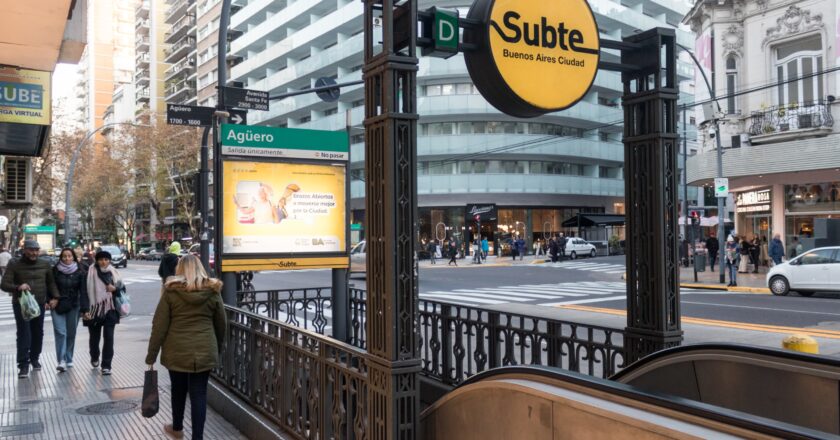 ENTRE OBRAS Y DEMORAS REABRE LA ESTACIÓN DE SUBTE AGÜERO