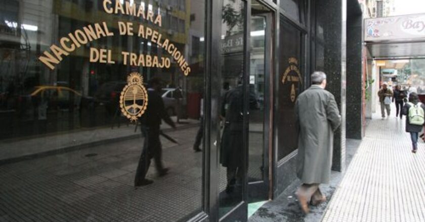EL DEBATE SOBRE LA TRANSFERENCIA DE LA JUSTICIA LABORAL A LA CIUDAD