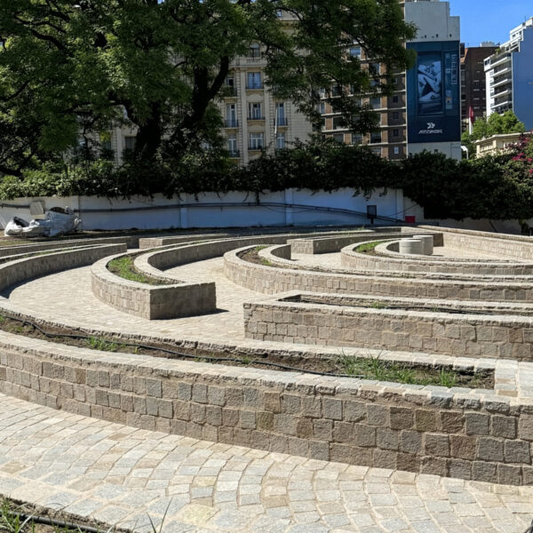 UN ESPACIO PARA LA LECTURA AL AIRE LIBRE