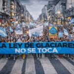 MARCHA CONTRA LA REFORMA DE LA LEY DE GLACIARES