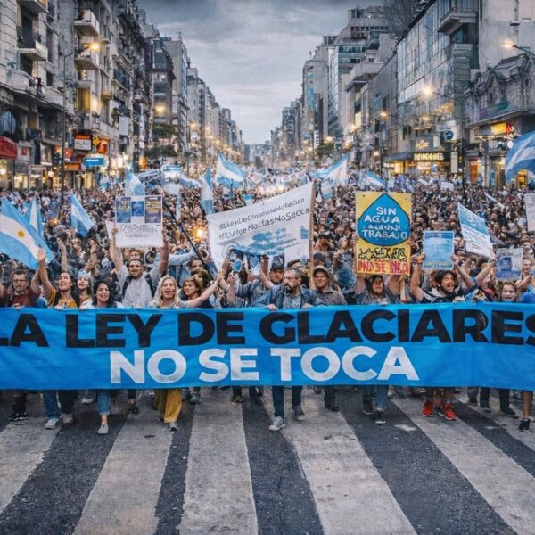 MARCHA CONTRA LA REFORMA DE LA LEY DE GLACIARES