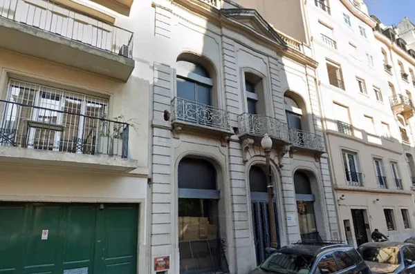 LA JUSTICIA FRENÓ LA DEMOLICIÓN DE LA CASONA EN AVENIDA ALVEAR