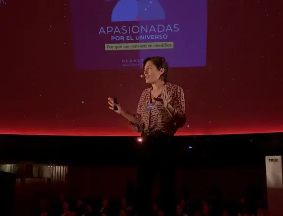 «APASIONADAS POR EL UNIVERSO»