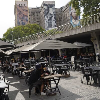 PLAZAS PARA POCOS