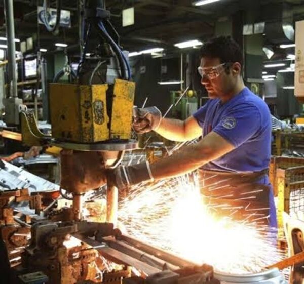 EL MERCADO LABORAL PORTEÑO BAJO PRESIÓN