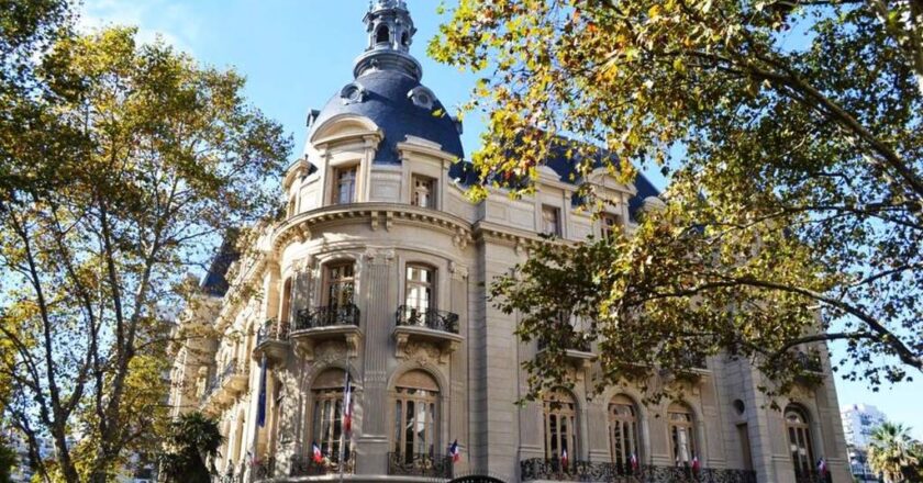 RECORRER GRATIS LA EMBAJADA DE FRANCIA